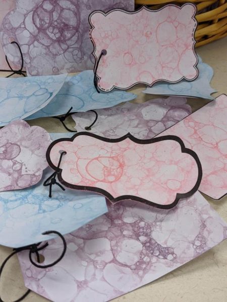 Crafternoon to Go: Bubble Print Gift Tags